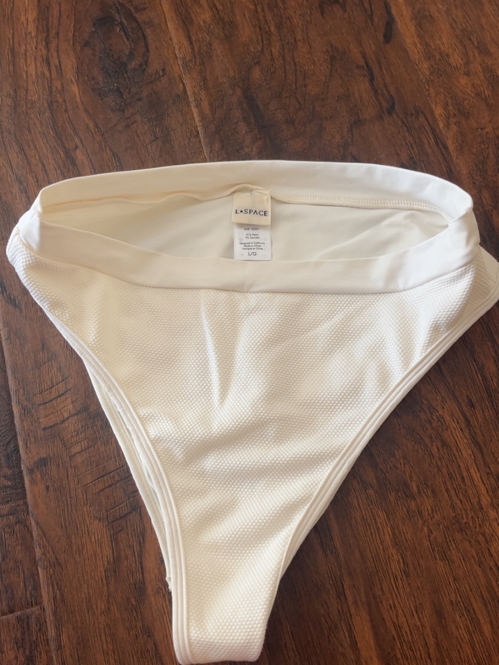 White Scalloped Shell Bikini Top with Pearl Accents - Picture 5 of 6